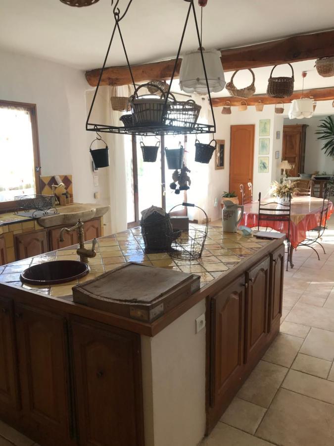 Bastide Campagne Canal Cucuron Exterior photo